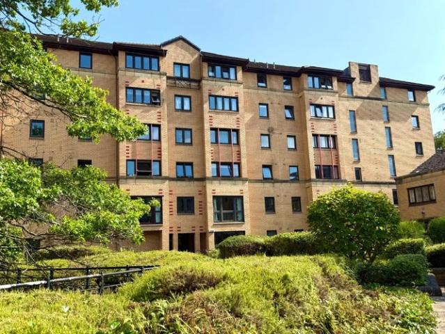 apartment in Parsonage Square, Merchant City, Glasgow, G4