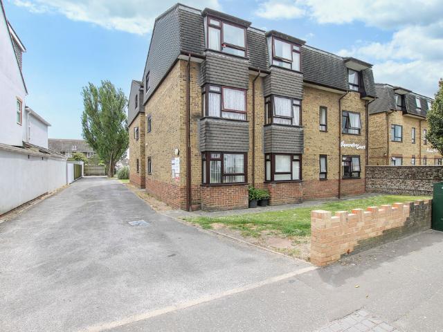 apartment in Penhill Road, Lancing, BN15 8HJ