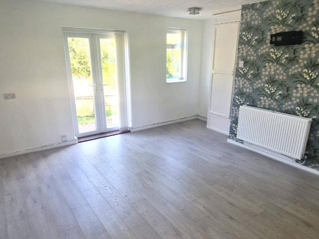 apartment in Pensby Road, Wirral, CH61