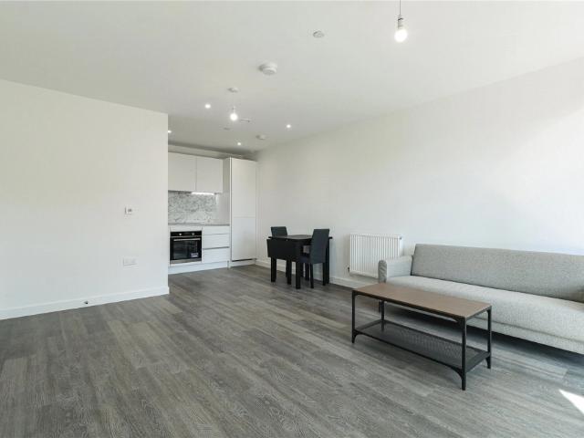 apartment in Perryfield Way, London, NW9