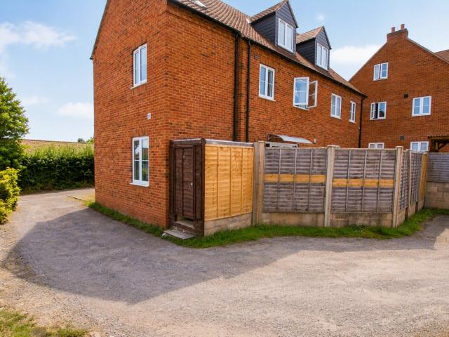 apartment in Pickersleigh Avenue, Malvern, Worcestershire, WR14 2LJ
