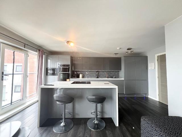 apartment in Pilgrims Way, Salford, M50