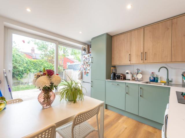 apartment in Pine Road, NW2
