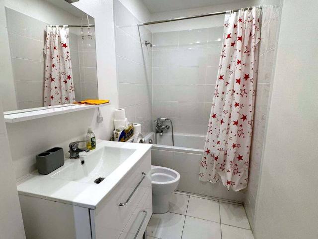 Apartment in Place Alexandre Labadie, Marseille for 80 m² with 2