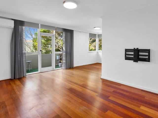Apartment in Prime Elwood Location!