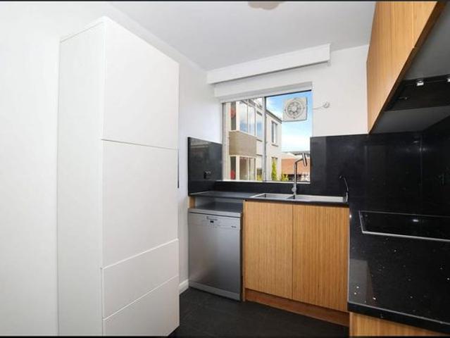 Apartment in Prime Richmond Location