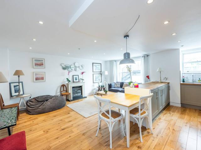 apartment in Queens Gate