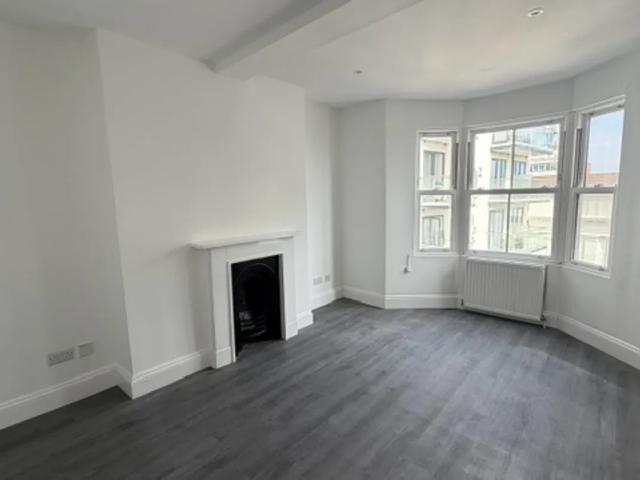 apartment in Queens Square, Brighton
