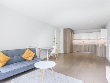 apartment in Queenshurst Square, Kingston Upon Thames