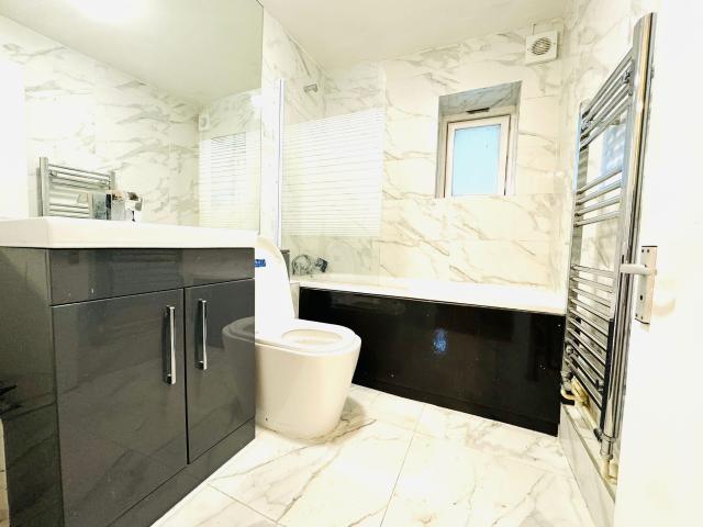 apartment in RM1 Cable Street | Shadwell | London | E1 0BL