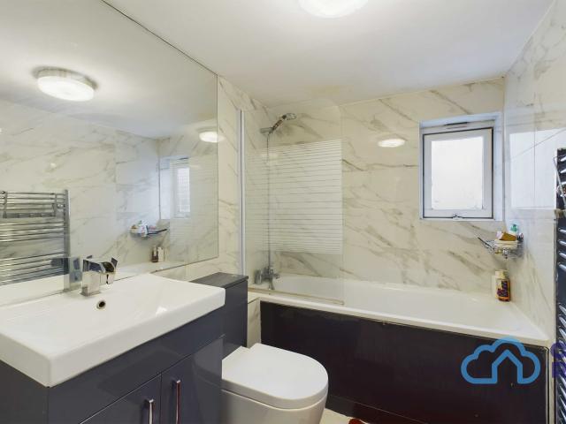 apartment in RM1 Cable Street | Shadwell | London | E1 0BL