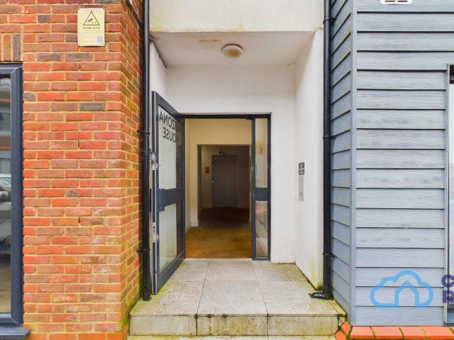 apartment in RM1 Cantelupe Road | East Grinstead | RH19 3TT