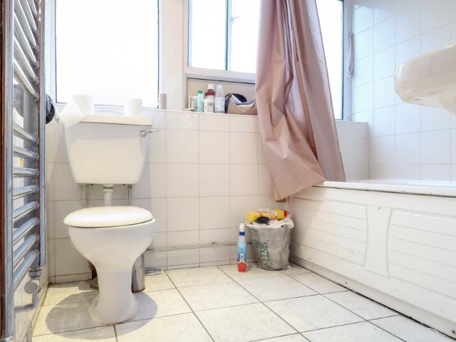 apartment in RM1 Carron Close | Poplar | London | E14 6NN