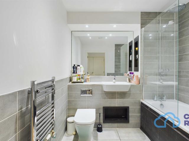 apartment in RM2 Madeira Street | Poplar | London | E14 6TQ