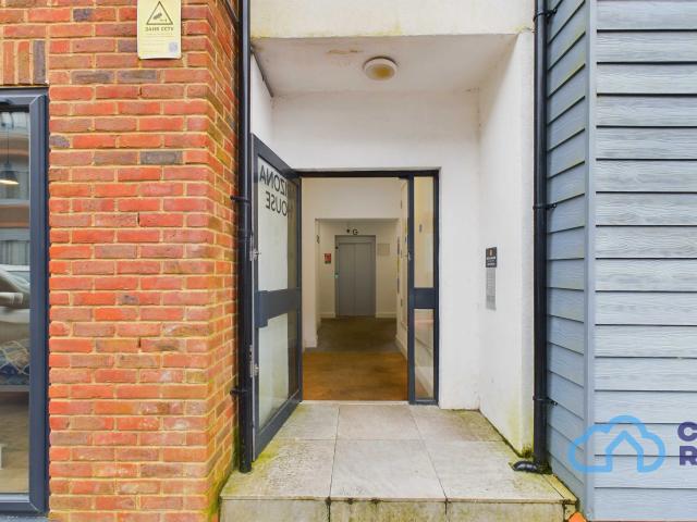 apartment in RM2 Cantelupe Road | East Grinstead | RH19 3TT