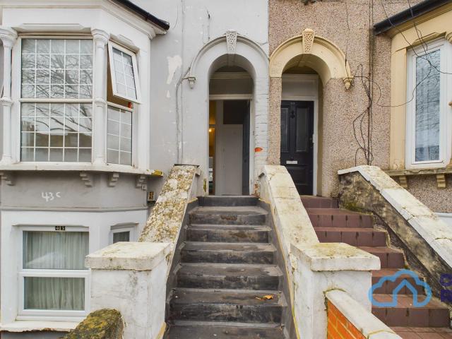 apartment in RM2 Clova Road | Forest Gate | London | E7 9AQ