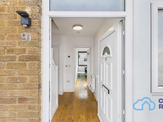 apartment in 91EA RM2 Eastmead | Farnborough | GU14 7SA
