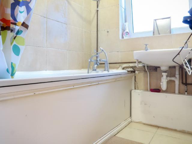 apartment in RM3 Driffield Road | Bow | London | E3 5NH