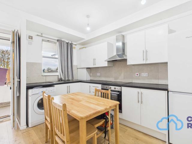 apartment in 10DR RM3 Drive House | Mitcham | London | CR4 4BE