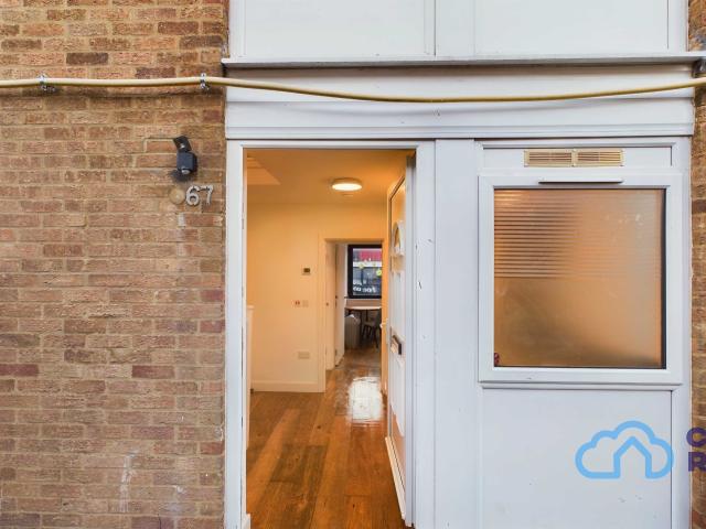 apartment in RM3 Eastmead | Farnborough | GU14 7SA