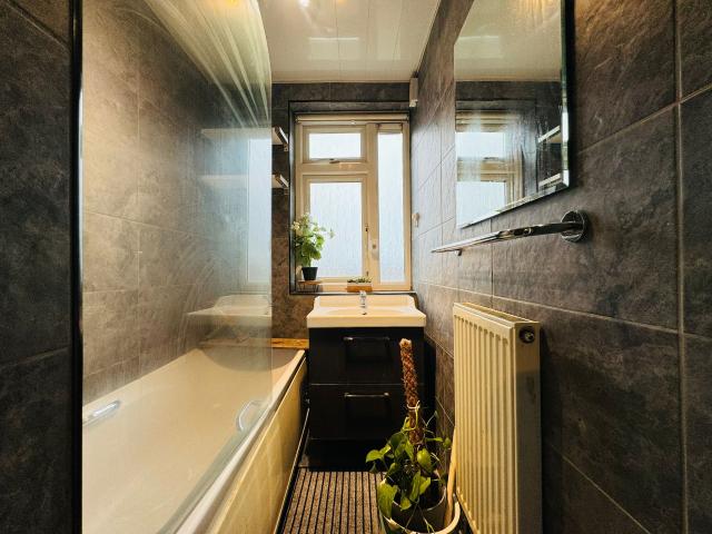 apartment in 45JA RM3 Solebay Street | Stepney Green | London | E1 4PP