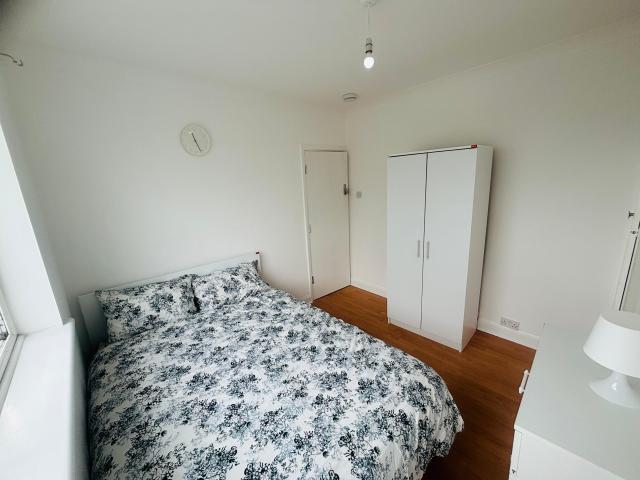 house in RM3 Upton Road | Edmonton | London | N18 2JU