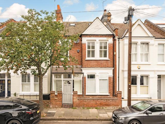 apartment in Rowallan Road, Bishops Park, SW6