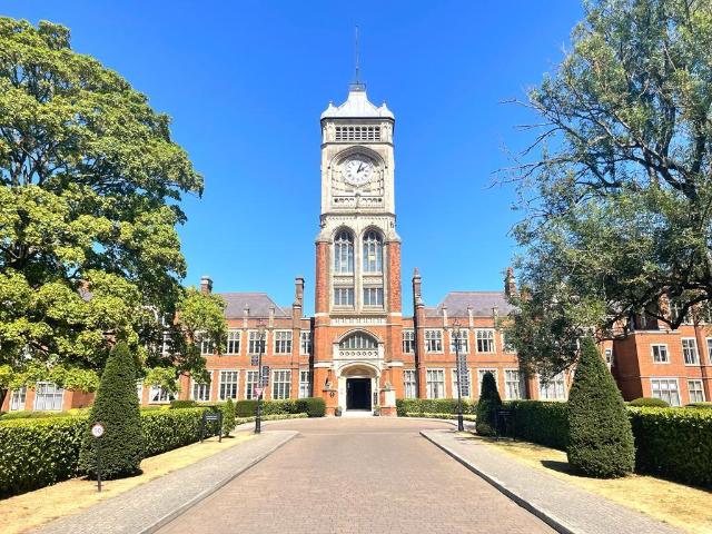 apartment in Royal Connaught Drive, Bushey