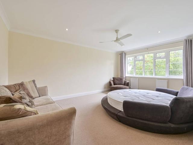 apartment in Raymond Road