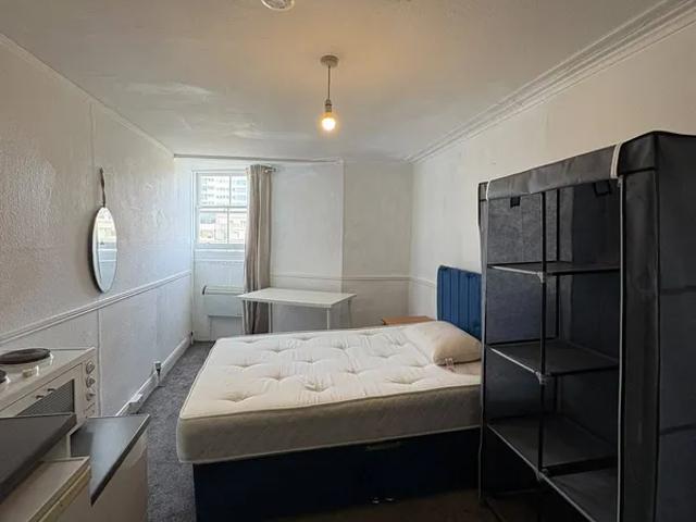 apartment in Regency Square, Brighton