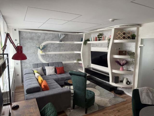 Apartment in Reichsstraße, Berlin for 56 m² with 2 bedrooms