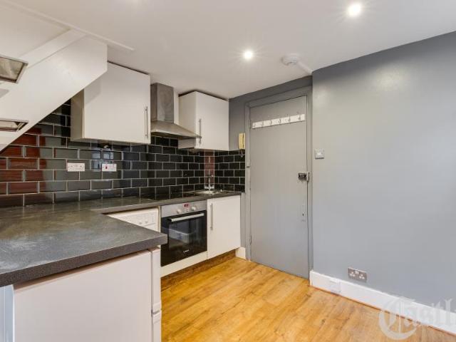 Reighton Road, Hackney, E5 5D7ECF41 F1C5 4C52 92D0 A97C80C381DC Castles Estate Agents