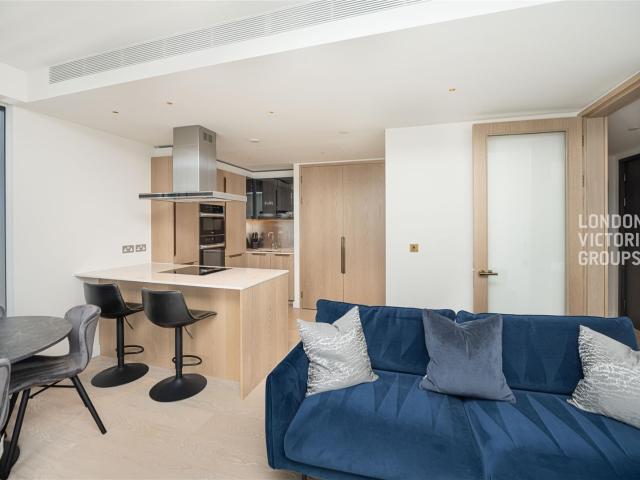 apartment in River Park Tower, 1 Nine Elms Lane, London