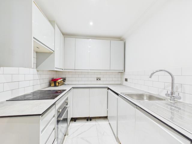 apartment in Richmond Place, Brighton, BN2