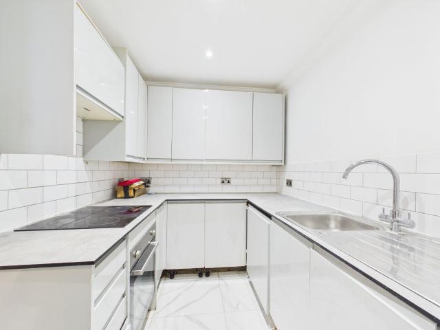 apartment in Richmond Place, Brighton, BN2