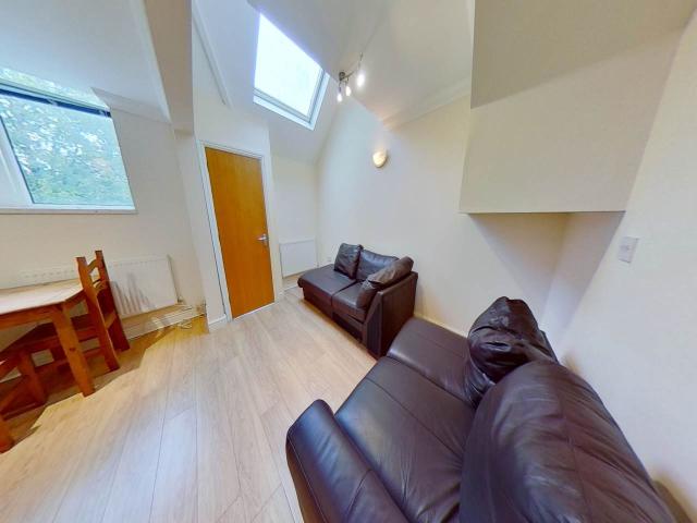 apartment in Richmond Road, Roath, Cardiff