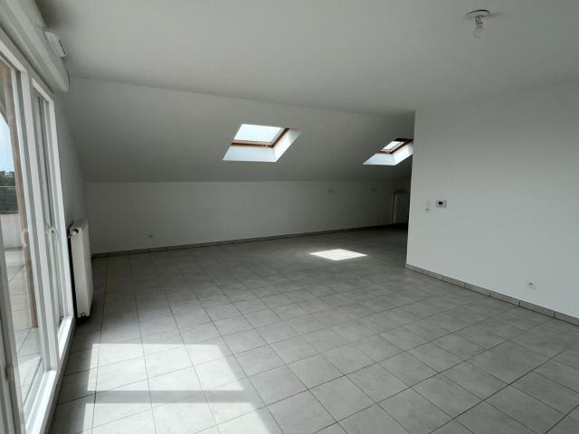 apartment in RILLIEUX LA PAPE