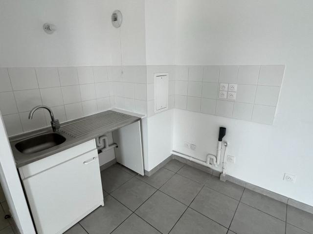 apartment in RILLIEUX LA PAPE