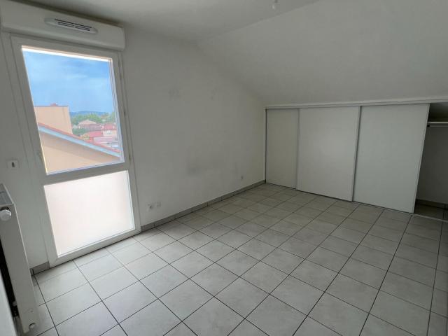 apartment in RILLIEUX LA PAPE
