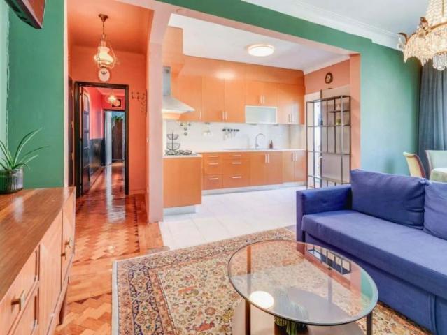 Apartment in Rua João do Nascimento Costa, Lisboa for 75 m² with 2 bedrooms