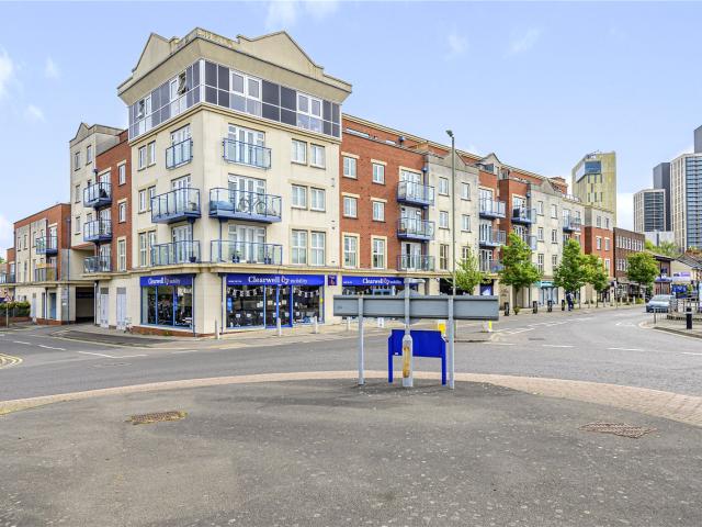 apartment in Woking