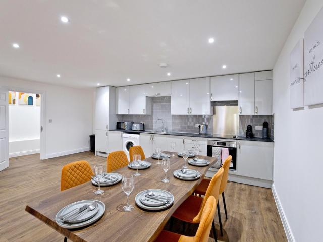 apartment in Woodberry Grove,, London, N4 1SN