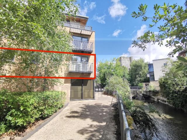apartment in Woodin's Way
