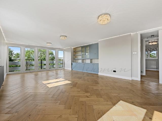 apartment in Woodlands, London, NW11