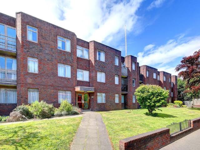 apartment in Worple Road
