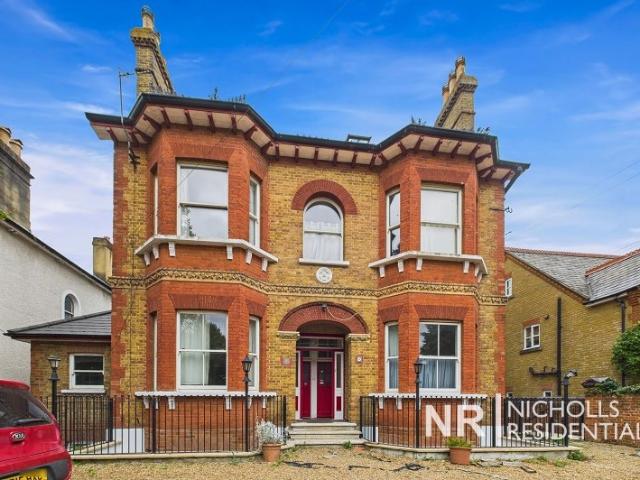 apartment in Worple Road, Epsom