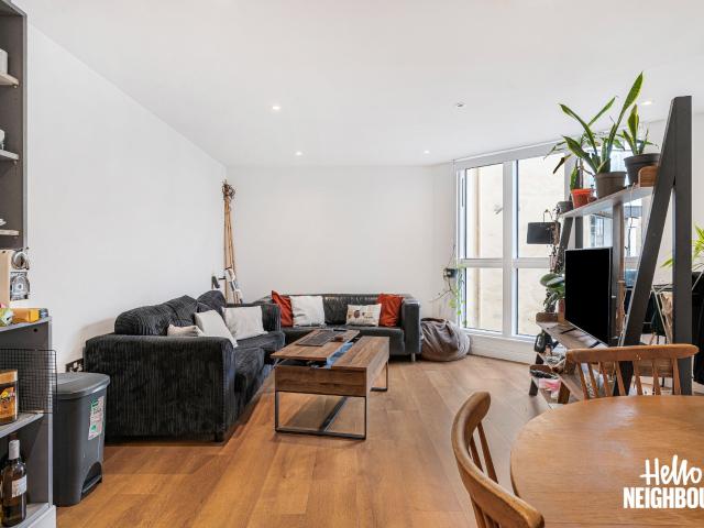 apartment in Water Gardens Square