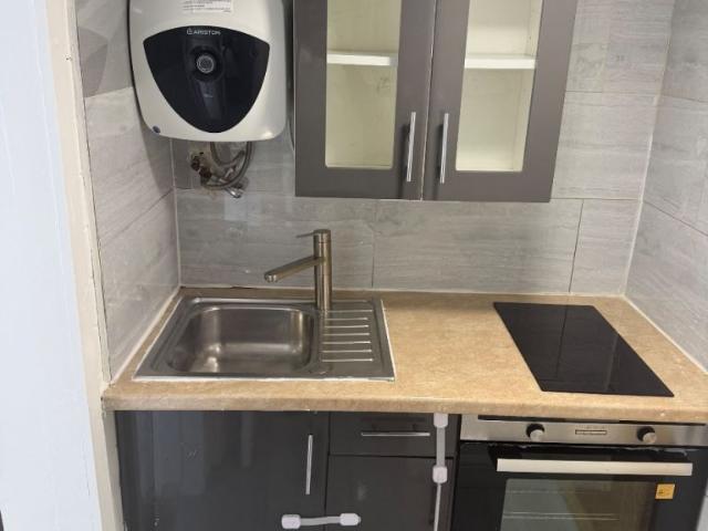 apartment in Waterside Close, London, SE28