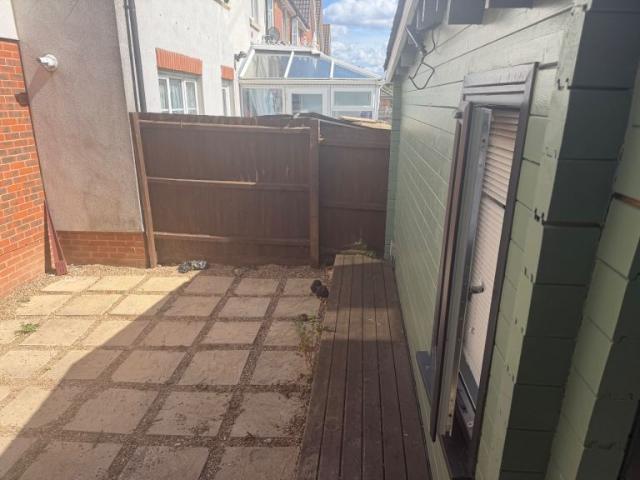 apartment in Waterside Close,, SE28