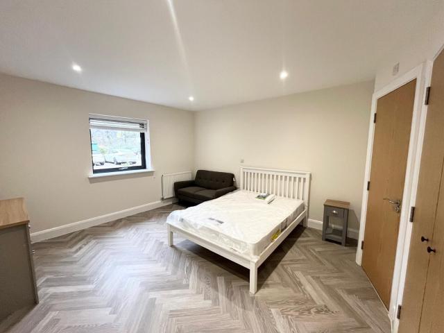 apartment in Waterside House, Peartree Bridge MK6